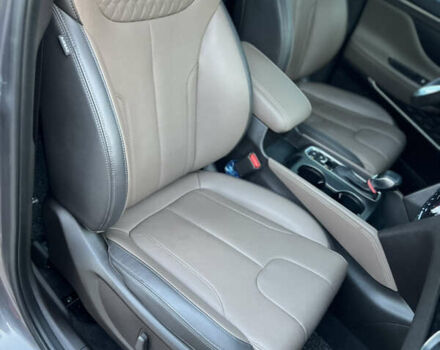 Сірий Хендай Санта Фе, об'ємом двигуна 2.2 л та пробігом 125 тис. км за 33500 $, фото 38 на Automoto.ua