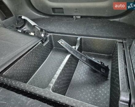 Серый Хендай Санта Фе, объемом двигателя 2.36 л и пробегом 260 тыс. км за 5500 $, фото 14 на Automoto.ua