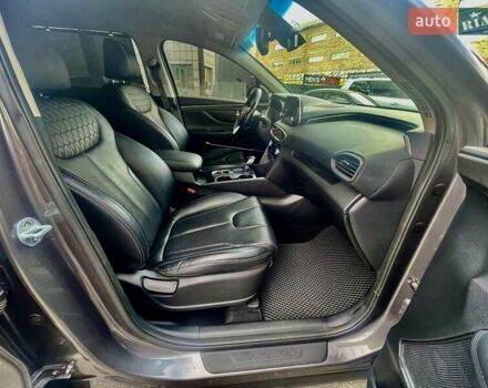 Серый Хендай Санта Фе, объемом двигателя 2 л и пробегом 141 тыс. км за 30500 $, фото 23 на Automoto.ua