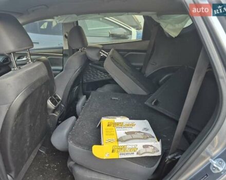 Серый Хендай Санта Фе, объемом двигателя 2.36 л и пробегом 260 тыс. км за 5500 $, фото 13 на Automoto.ua