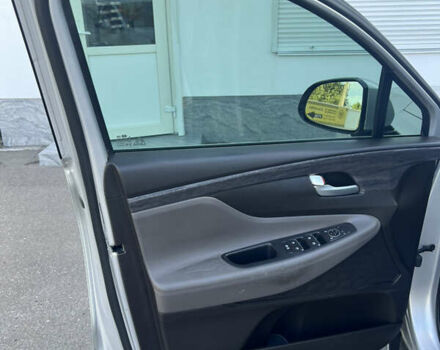 Серый Хендай Санта Фе, объемом двигателя 2.36 л и пробегом 244 тыс. км за 19400 $, фото 10 на Automoto.ua