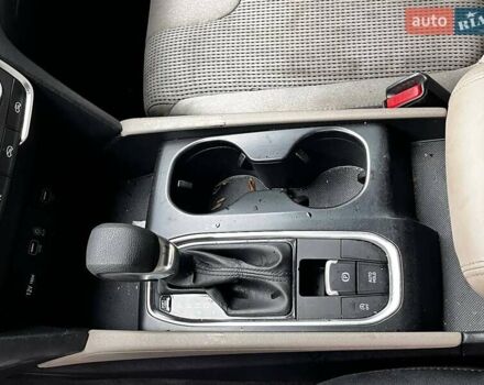 Серый Хендай Санта Фе, объемом двигателя 2.4 л и пробегом 164 тыс. км за 15200 $, фото 14 на Automoto.ua