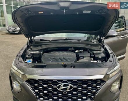Серый Хендай Санта Фе, объемом двигателя 2 л и пробегом 141 тыс. км за 30500 $, фото 32 на Automoto.ua