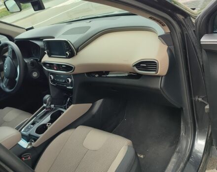 Серый Хендай Санта Фе, объемом двигателя 2.4 л и пробегом 49 тыс. км за 23000 $, фото 6 на Automoto.ua