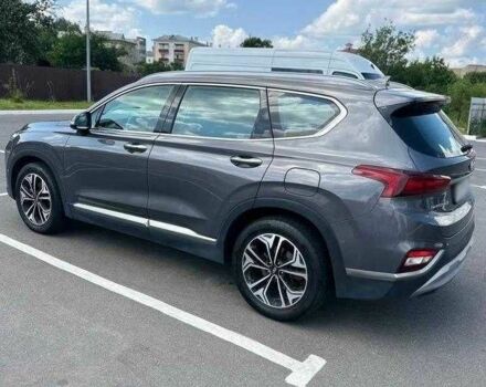 Серый Хендай Санта Фе, объемом двигателя 2 л и пробегом 95 тыс. км за 20000 $, фото 2 на Automoto.ua