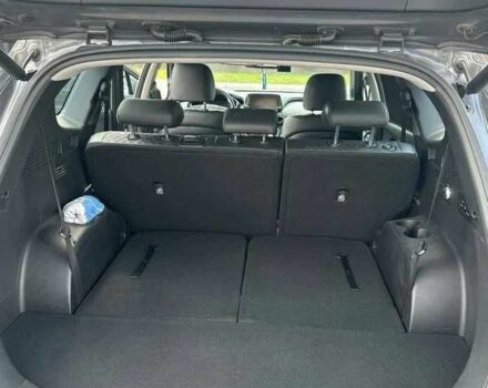 Серый Хендай Санта Фе, объемом двигателя 2 л и пробегом 95 тыс. км за 20000 $, фото 3 на Automoto.ua