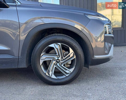 Серый Хендай Санта Фе, объемом двигателя 0 л и пробегом 90 тыс. км за 35490 $, фото 5 на Automoto.ua