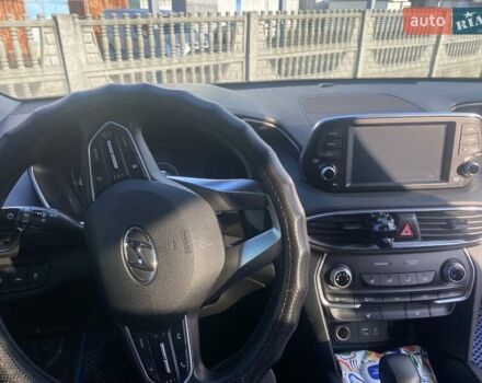 Серый Хендай Санта Фе, объемом двигателя 2 л и пробегом 150 тыс. км за 19800 $, фото 2 на Automoto.ua