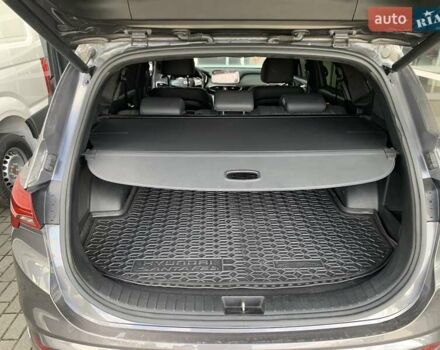 Серый Хендай Санта Фе, объемом двигателя 2.15 л и пробегом 34 тыс. км за 38500 $, фото 48 на Automoto.ua