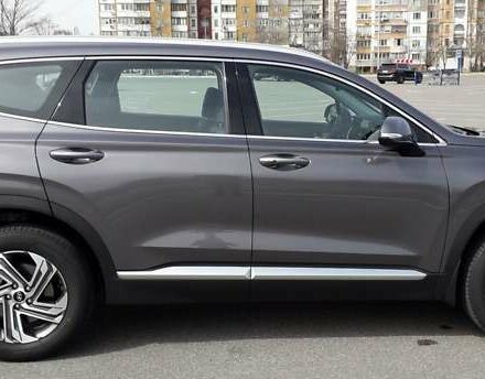 Серый Хендай Санта Фе, объемом двигателя 2.15 л и пробегом 7 тыс. км за 43500 $, фото 5 на Automoto.ua