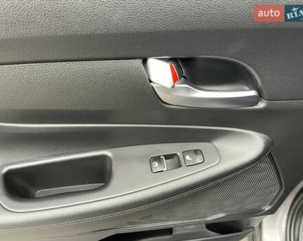 Серый Хендай Санта Фе, объемом двигателя 2.15 л и пробегом 169 тыс. км за 32550 $, фото 35 на Automoto.ua