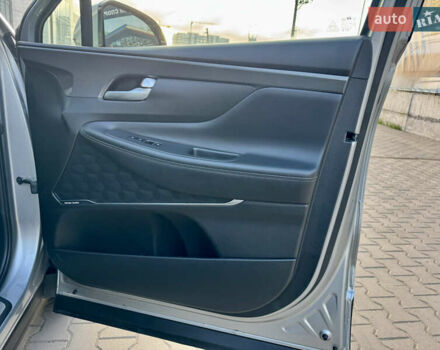 Серый Хендай Санта Фе, объемом двигателя 1.6 л и пробегом 51 тыс. км за 37900 $, фото 21 на Automoto.ua