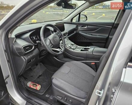 Серый Хендай Санта Фе, объемом двигателя 2.5 л и пробегом 68 тыс. км за 27800 $, фото 4 на Automoto.ua