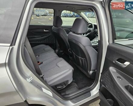 Серый Хендай Санта Фе, объемом двигателя 2.5 л и пробегом 68 тыс. км за 27800 $, фото 6 на Automoto.ua