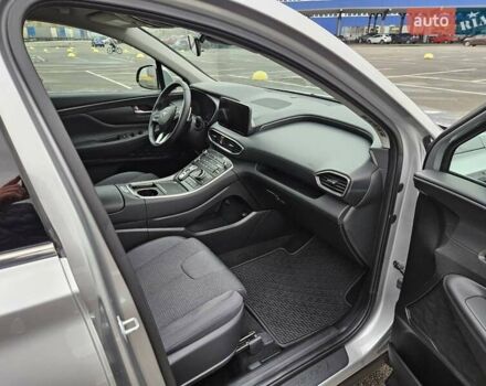 Серый Хендай Санта Фе, объемом двигателя 2.5 л и пробегом 68 тыс. км за 27800 $, фото 7 на Automoto.ua