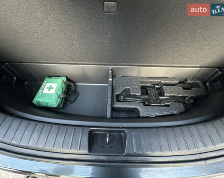 Серый Хендай Санта Фе, объемом двигателя 2.5 л и пробегом 17 тыс. км за 31500 $, фото 30 на Automoto.ua