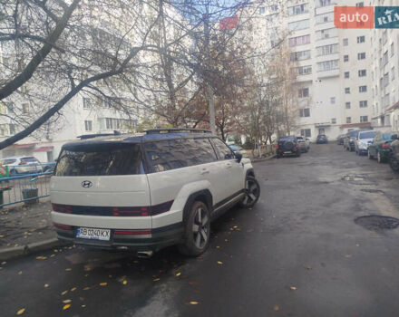 Серый Хендай Санта Фе, объемом двигателя 2.5 л и пробегом 8 тыс. км за 36500 $, фото 2 на Automoto.ua