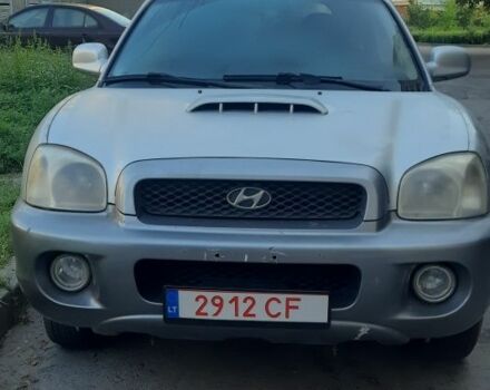 Сірий Хендай Санта Фе, об'ємом двигуна 2 л та пробігом 200 тис. км за 3546 $, фото 1 на Automoto.ua