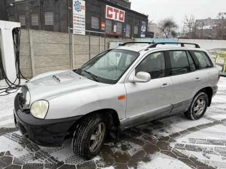 Сірий Хендай Санта Фе, об'ємом двигуна 2 л та пробігом 288 тис. км за 5300 $, фото 1 на Automoto.ua