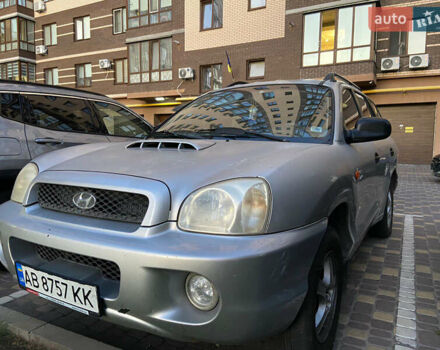 Серый Хендай Санта Фе, объемом двигателя 2 л и пробегом 379 тыс. км за 5000 $, фото 1 на Automoto.ua