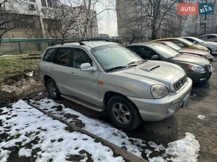 Хендай Санта Фе 2003 в Киеве на Automoto.ua Серый Хендай Санта Фе, объемом двигателя 2 л и пробегом 430 тыс. км за 4000 $, фото 1 на Automoto.ua