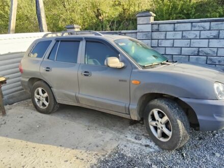 Хендай Санта Фе 2003 в Ровно на Automoto.ua Серый Хендай Санта Фе, объемом двигателя 0 л и пробегом 295 тыс. км за 2600 $, фото 1 на Automoto.ua