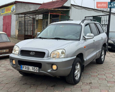 Серый Хендай Санта Фе, объемом двигателя 2 л и пробегом 300 тыс. км за 3199 $, фото 1 на Automoto.ua