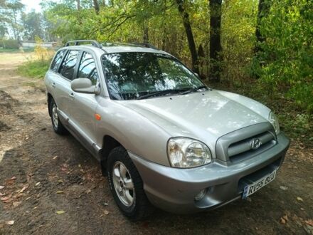 Серый Хендай Санта Фе, объемом двигателя 2 л и пробегом 290 тыс. км за 2650 $, фото 1 на Automoto.ua