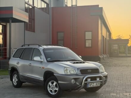 Серый Хендай Санта Фе, объемом двигателя 2 л и пробегом 300 тыс. км за 3000 $, фото 1 на Automoto.ua