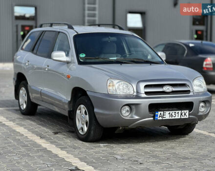 Сірий Хендай Санта Фе, об'ємом двигуна 2.4 л та пробігом 203 тис. км за 5750 $, фото 1 на Automoto.ua