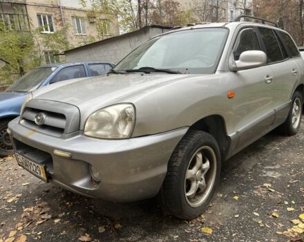 Серый Хендай Санта Фе, объемом двигателя 2.4 л и пробегом 200 тыс. км за 2500 $, фото 1 на Automoto.ua