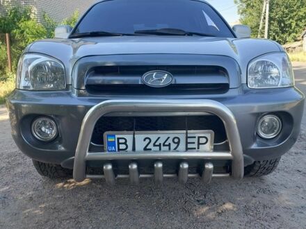 Хендай Санта Фе 2006 в Кременчуге на Automoto.ua Серый Хендай Санта Фе, объемом двигателя 2 л и пробегом 200 тыс. км за 8000 $, фото 1 на Automoto.ua