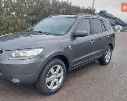 Серый Хендай Санта Фе, объемом двигателя 2.19 л и пробегом 223 тыс. км за 10200 $, фото 1 на Automoto.ua