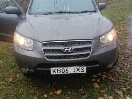Серый Хендай Санта Фе, объемом двигателя 2.2 л и пробегом 261 тыс. км за 4500 $, фото 1 на Automoto.ua