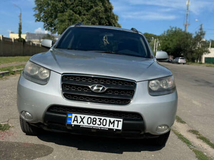 Серый Хендай Санта Фе, объемом двигателя 2.19 л и пробегом 230 тыс. км за 8600 $, фото 1 на Automoto.ua
