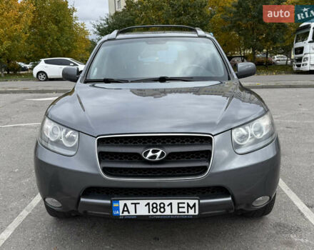 Серый Хендай Санта Фе, объемом двигателя 2.2 л и пробегом 244 тыс. км за 8900 $, фото 1 на Automoto.ua
