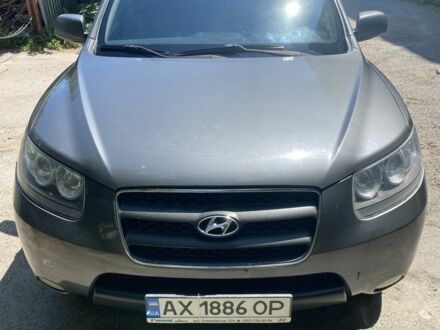 Серый Хендай Санта Фе, объемом двигателя 2.7 л и пробегом 225 тыс. км за 9000 $, фото 1 на Automoto.ua