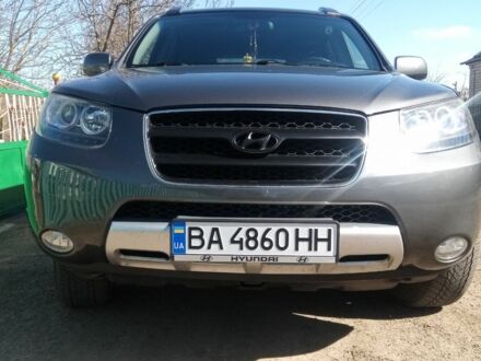 Хендай Санта Фе 2006 в Новоархангельске на Automoto.ua Серый Хендай Санта Фе, объемом двигателя 2.2 л и пробегом 295 тыс. км за 9700 $, фото 1 на Automoto.ua