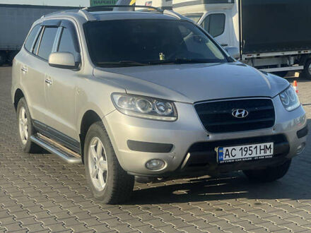 Сірий Хендай Санта Фе, об'ємом двигуна 2.19 л та пробігом 280 тис. км за 9000 $, фото 1 на Automoto.ua