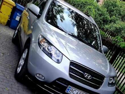 Хендай Санта Фе 2006 в Яворове на Automoto.ua Серый Хендай Санта Фе, объемом двигателя 2.2 л и пробегом 300 тыс. км за 9300 $, фото 1 на Automoto.ua
