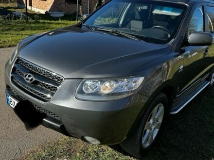 Серый Хендай Санта Фе, объемом двигателя 2.2 л и пробегом 350 тыс. км за 7157 $, фото 1 на Automoto.ua