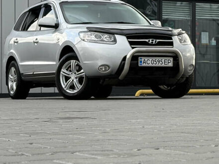Серый Хендай Санта Фе, объемом двигателя 2.2 л и пробегом 257 тыс. км за 9650 $, фото 1 на Automoto.ua