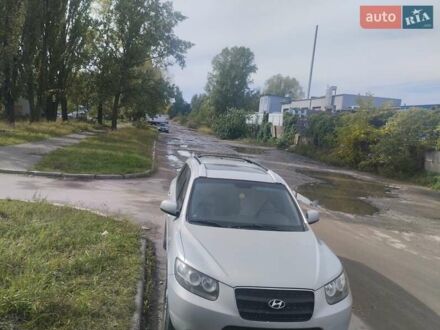 Хендай Санта Фе 2008 в Киеве на Automoto.ua Серый Хендай Санта Фе, объемом двигателя 2.7 л и пробегом 187 тыс. км за 10500 $, фото 1 на Automoto.ua