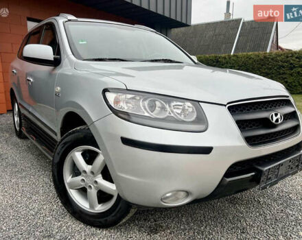 Серый Хендай Санта Фе, объемом двигателя 2.2 л и пробегом 177 тыс. км за 10999 $, фото 1 на Automoto.ua