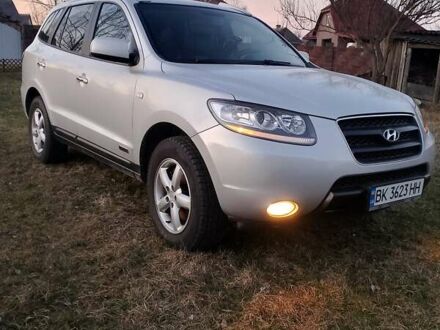Серый Хендай Санта Фе, объемом двигателя 2.19 л и пробегом 190 тыс. км за 9800 $, фото 1 на Automoto.ua
