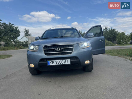 Сірий Хендай Санта Фе, об'ємом двигуна 2.19 л та пробігом 245 тис. км за 9999 $, фото 1 на Automoto.ua
