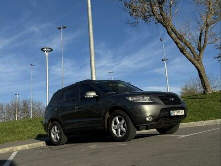 Серый Хендай Санта Фе, объемом двигателя 2.2 л и пробегом 207 тыс. км за 9000 $, фото 1 на Automoto.ua