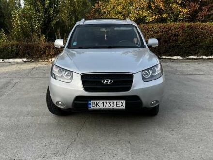 Серый Хендай Санта Фе, объемом двигателя 2.2 л и пробегом 300 тыс. км за 11000 $, фото 1 на Automoto.ua