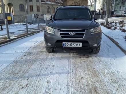 Серый Хендай Санта Фе, объемом двигателя 2.7 л и пробегом 230 тыс. км за 8609 $, фото 1 на Automoto.ua