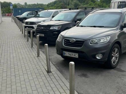 Серый Хендай Санта Фе, объемом двигателя 2.2 л и пробегом 250 тыс. км за 7500 $, фото 1 на Automoto.ua